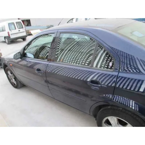 FORD MONDEO BERLINA (GE) '2002 AMBIENTE AZUL