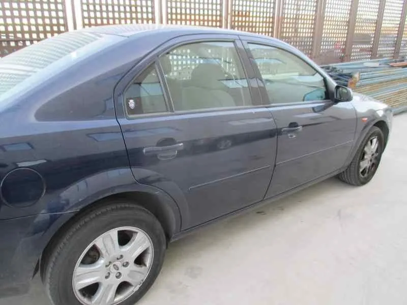 FORD MONDEO BERLINA (GE) '2002 AMBIENTE AZUL
