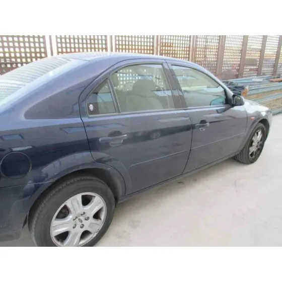 FORD MONDEO BERLINA (GE) '2002 AMBIENTE AZUL