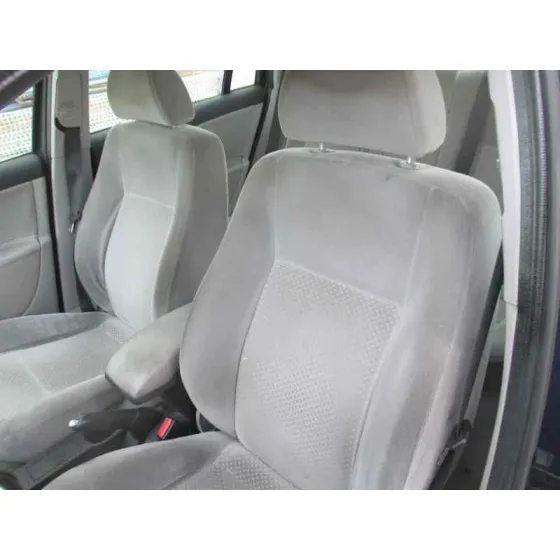FORD MONDEO BERLINA (GE) '2002 AMBIENTE AZUL