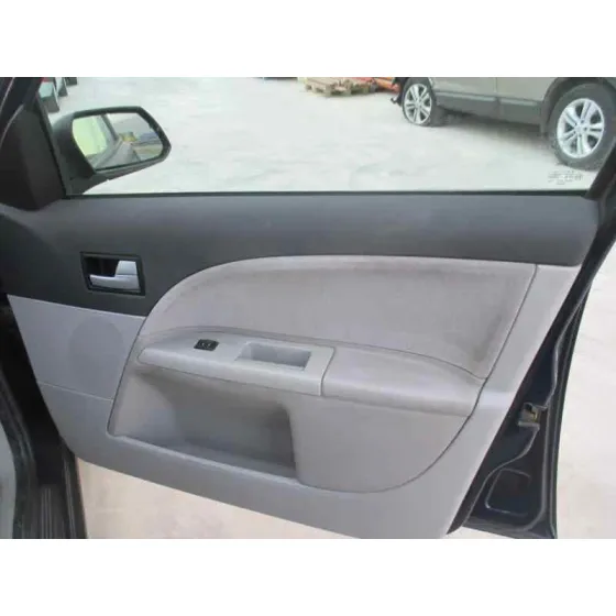 FORD MONDEO BERLINA (GE) '2002 AMBIENTE AZUL