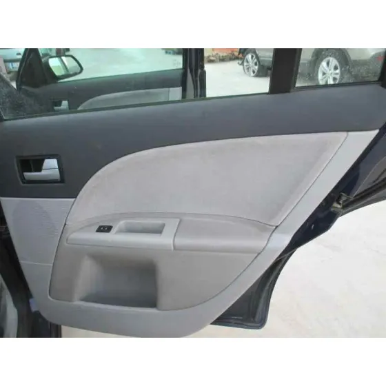 FORD MONDEO BERLINA (GE) '2002 AMBIENTE AZUL