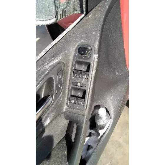 VOLKSWAGEN GOLF VI (5K1) '2011 RABBIT BLUEMOTION ROJO