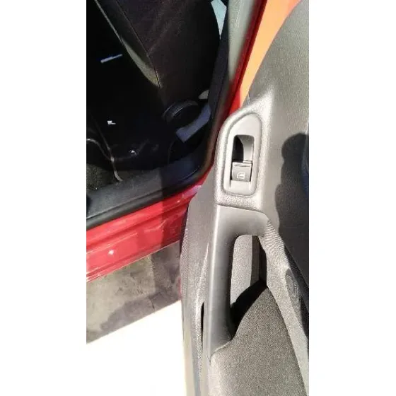 VOLKSWAGEN GOLF VI (5K1) '2011 RABBIT BLUEMOTION ROJO
