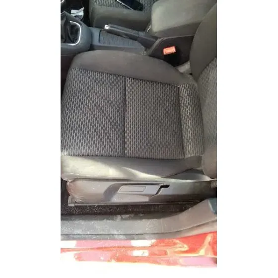 VOLKSWAGEN GOLF VI (5K1) '2011 RABBIT BLUEMOTION ROJO