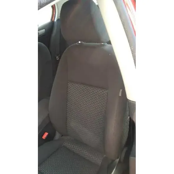 VOLKSWAGEN GOLF VI (5K1) '2011 RABBIT BLUEMOTION ROJO