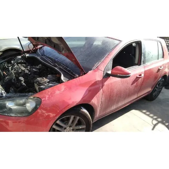 VOLKSWAGEN GOLF VI (5K1) '2011 RABBIT BLUEMOTION ROJO