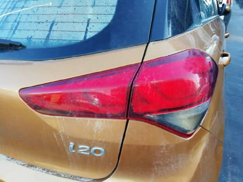 HYUNDAI I20 '2016 BASIS BLUE NARANJA