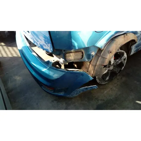 FORD FOCUS BERLINA (CAP) '2005 * AZUL