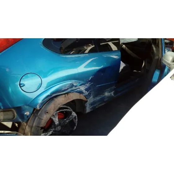 FORD FOCUS BERLINA (CAP) '2005 * AZUL