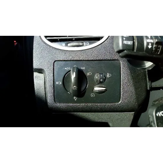 FORD FOCUS BERLINA (CAP) '2005 * AZUL