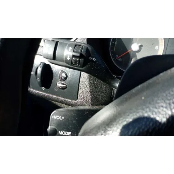 FORD FOCUS BERLINA (CAP) '2005 * AZUL