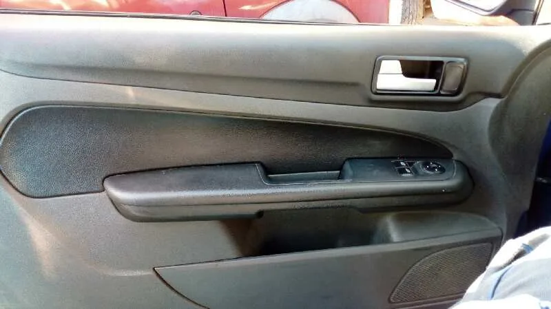 FORD FOCUS BERLINA (CAP) '2005 * AZUL