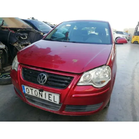 VOLKSWAGEN POLO (9N3) '2005 ADVANCE ROJO