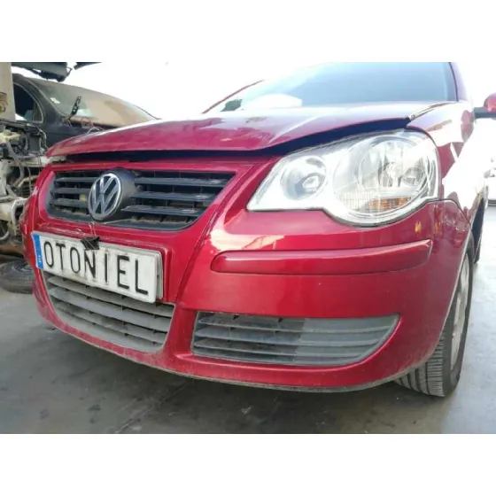 VOLKSWAGEN POLO (9N3) '2005 ADVANCE ROJO