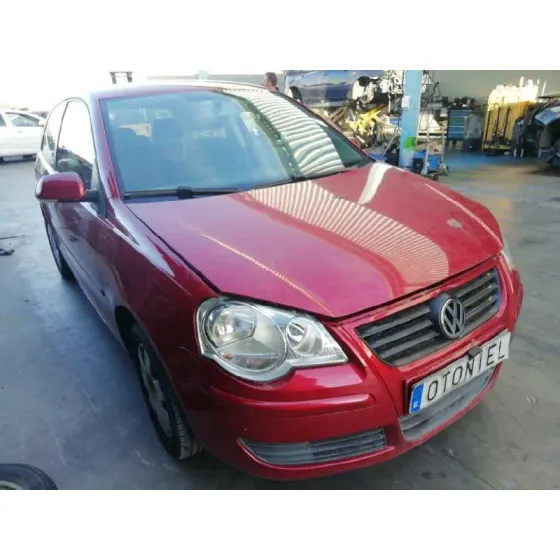 VOLKSWAGEN POLO (9N3) '2005 ADVANCE ROJO