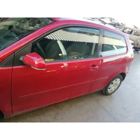 VOLKSWAGEN POLO (9N3) '2005 ADVANCE ROJO