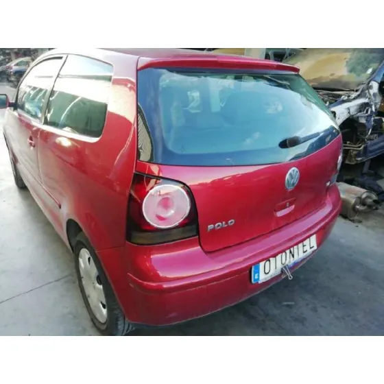 VOLKSWAGEN POLO (9N3) '2005 ADVANCE ROJO