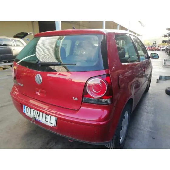 VOLKSWAGEN POLO (9N3) '2005 ADVANCE ROJO
