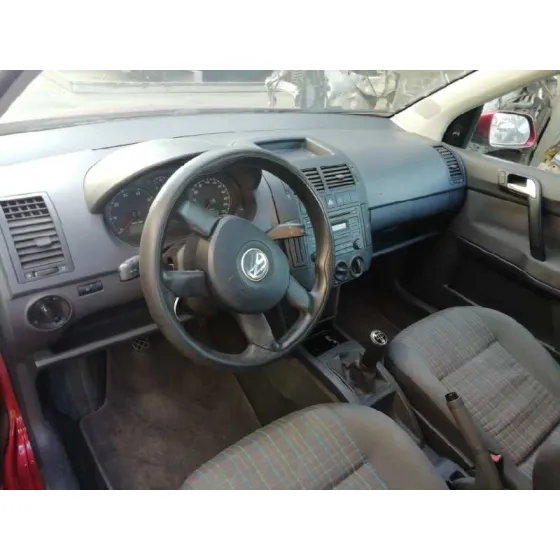 VOLKSWAGEN POLO (9N3) '2005 ADVANCE ROJO