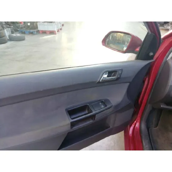 VOLKSWAGEN POLO (9N3) '2005 ADVANCE ROJO