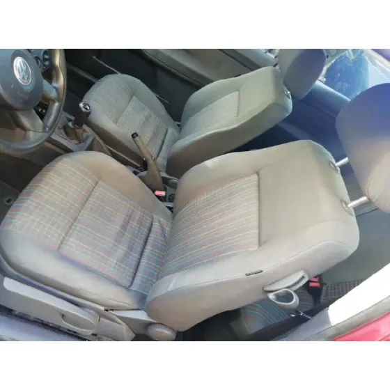 VOLKSWAGEN POLO (9N3) '2005 ADVANCE ROJO
