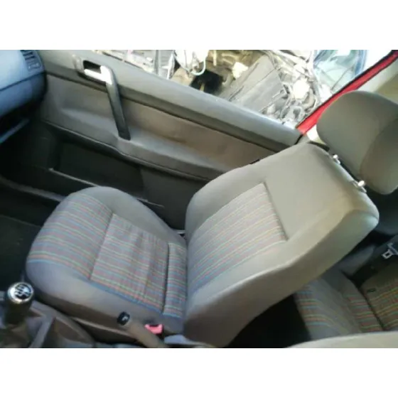 VOLKSWAGEN POLO (9N3) '2005 ADVANCE ROJO