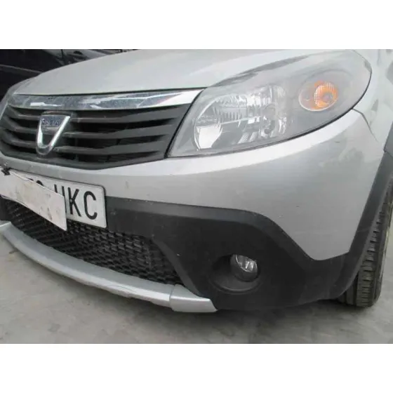 DACIA SANDERO '2012 LAUREATE MUSIC PLATA
