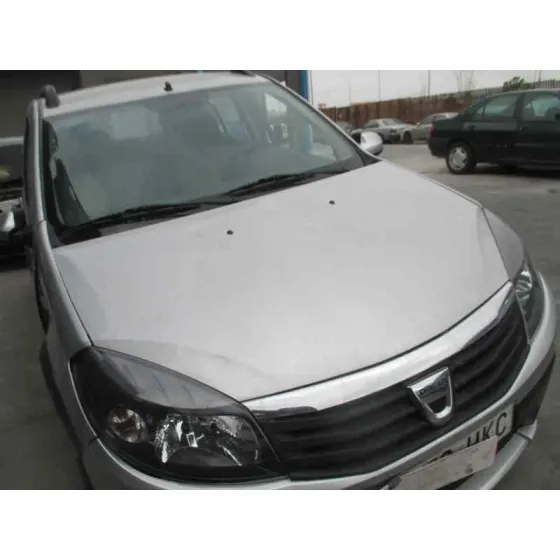 DACIA SANDERO '2012 LAUREATE MUSIC PLATA
