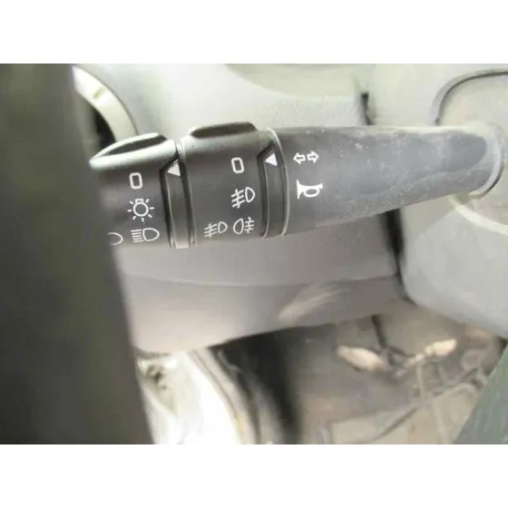 DACIA SANDERO '2012 LAUREATE MUSIC PLATA