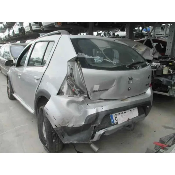 DACIA SANDERO '2012 LAUREATE MUSIC PLATA