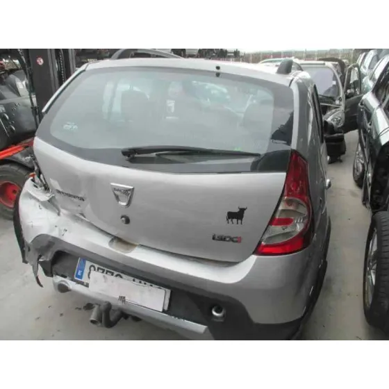 DACIA SANDERO '2012 LAUREATE MUSIC PLATA