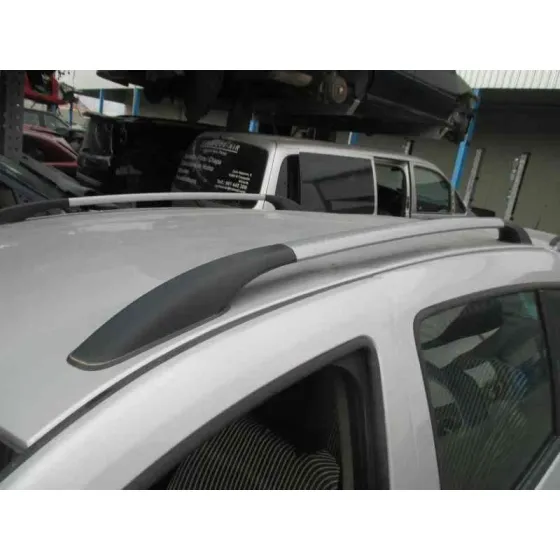 DACIA SANDERO '2012 LAUREATE MUSIC PLATA