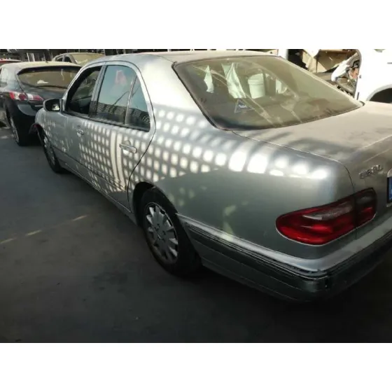 MERCEDES CLASE E (W210) BERLINA DIESEL '2001 320 CDI (210.026) GRIS