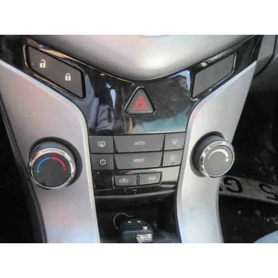 CHEVROLET CRUZE '2010 LS BLANCO
