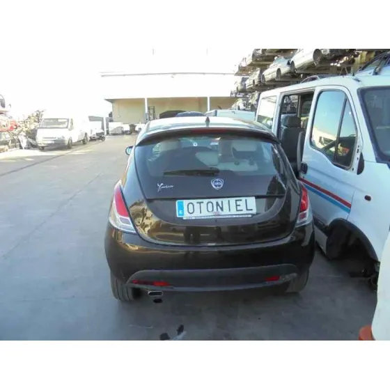 LANCIA YPSILON (402) '2013 GOLD NEGRO