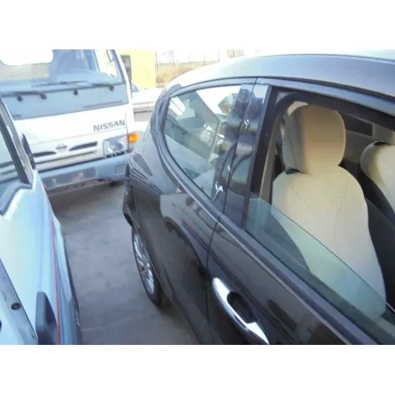 LANCIA YPSILON (402) '2013 GOLD NEGRO