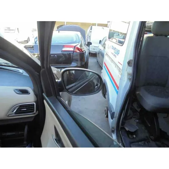 LANCIA YPSILON (402) '2013 GOLD NEGRO