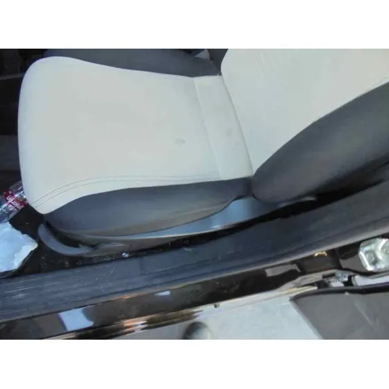 LANCIA YPSILON (402) '2013 GOLD NEGRO