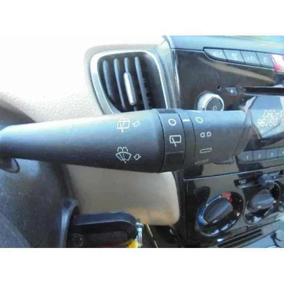 LANCIA YPSILON (402) '2013 GOLD NEGRO