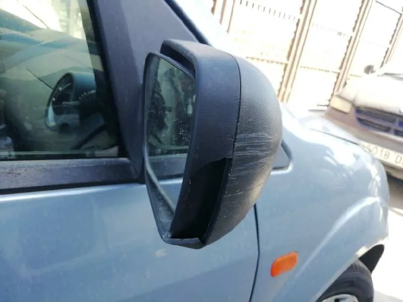 FORD FIESTA (CBK) FORD FIESTA (CBK) '2005 AMBIENTE AZUL 2001