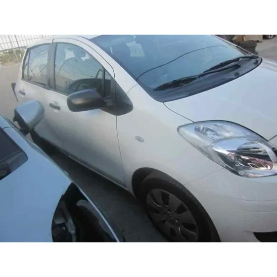 TOYOTA YARIS '2010 LIVE BLANCO