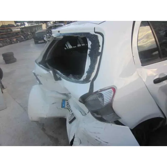 TOYOTA YARIS '2010 LIVE BLANCO