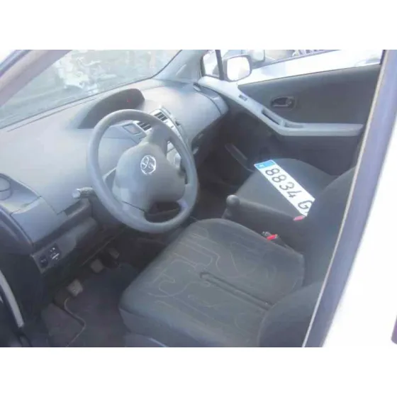 TOYOTA YARIS '2010 LIVE BLANCO
