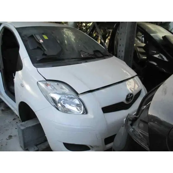 TOYOTA YARIS '2010 LIVE BLANCO