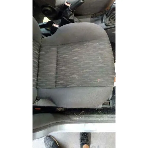 FORD FOCUS BERLINA (CAK) '2004 AMBIENTE AZUL