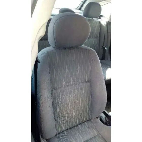 FORD FOCUS BERLINA (CAK) '2004 AMBIENTE AZUL