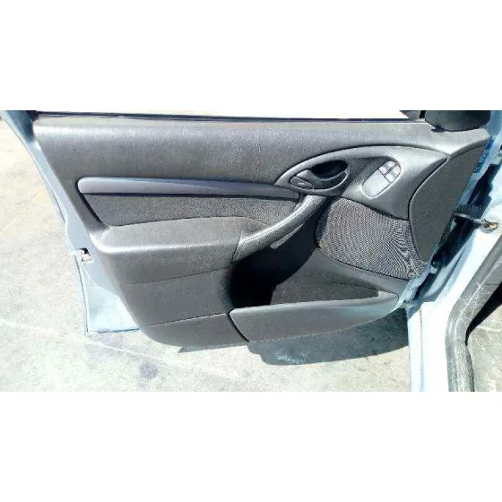 FORD FOCUS BERLINA (CAK) '2004 AMBIENTE AZUL