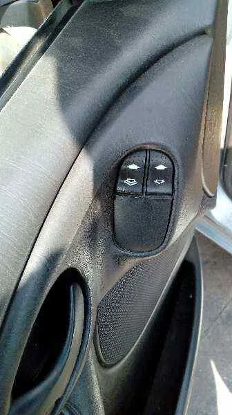 FORD FOCUS BERLINA (CAK) '2004 AMBIENTE AZUL