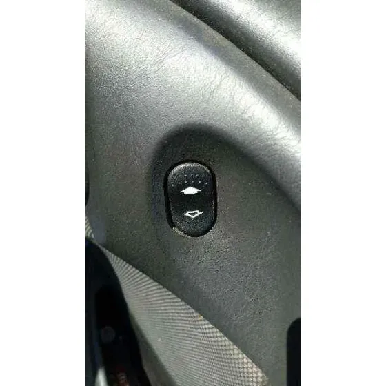 FORD FOCUS BERLINA (CAK) '2004 AMBIENTE AZUL